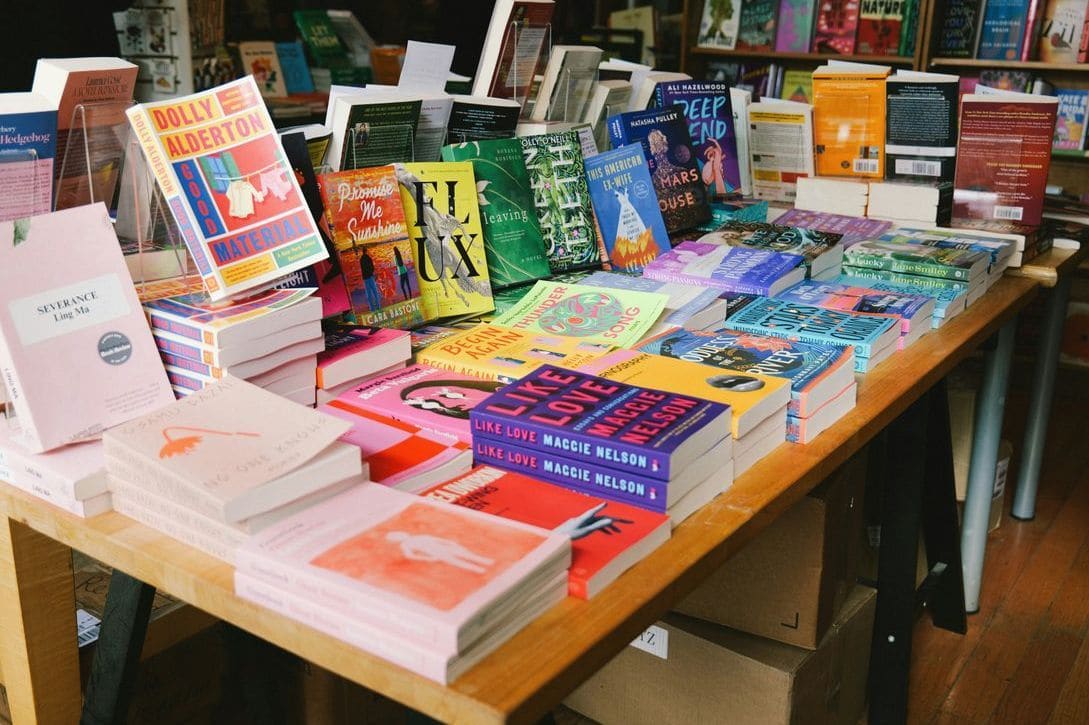 Buchverkauf für Belletristik, Sachbücher und Kinderbücher